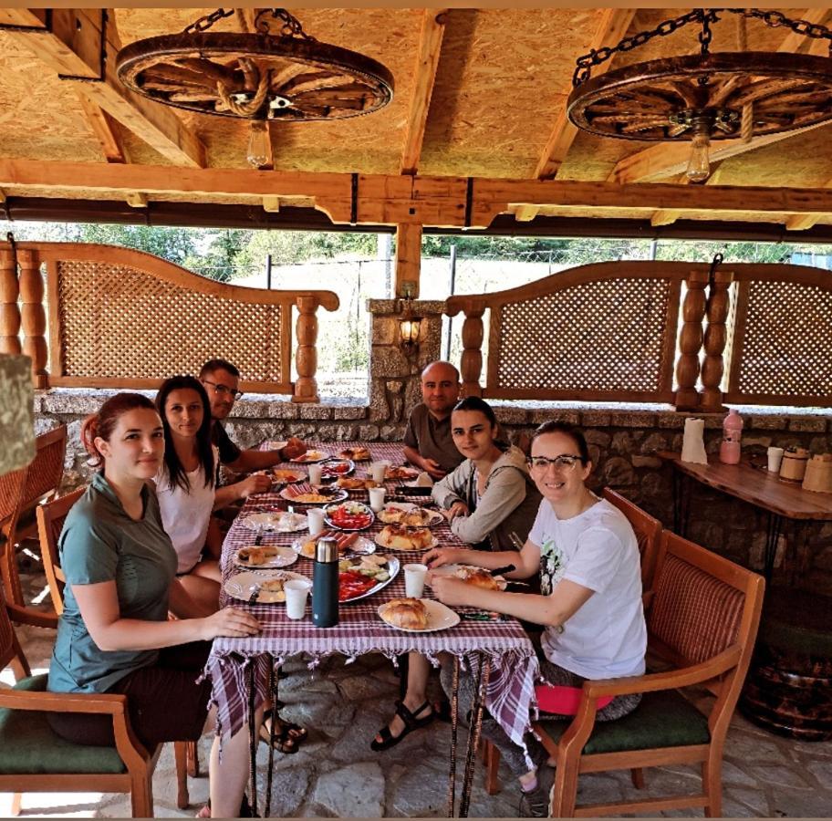 Holiday Bungalows With Pool 플라브 외부 사진