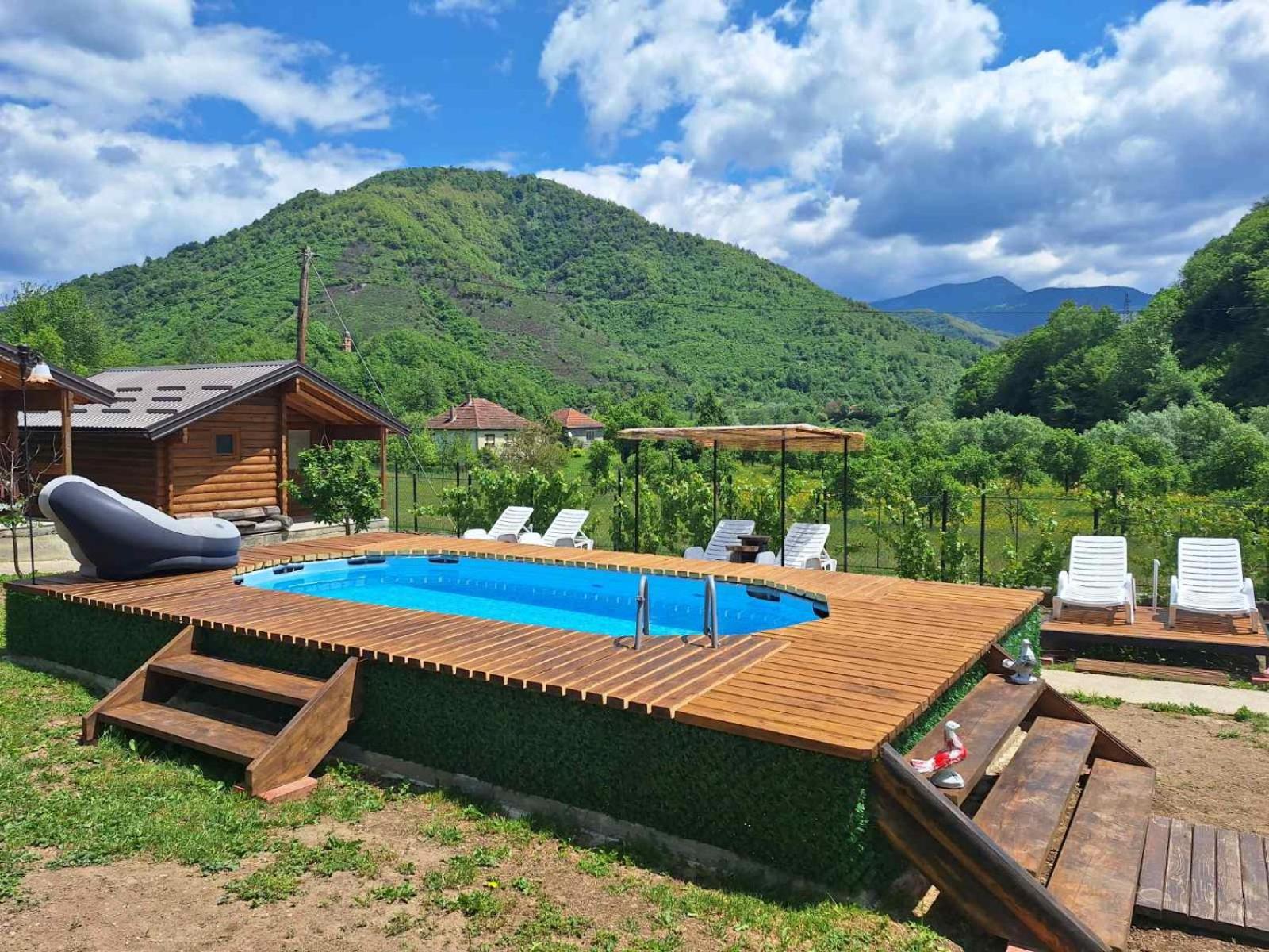 Holiday Bungalows With Pool 플라브 외부 사진